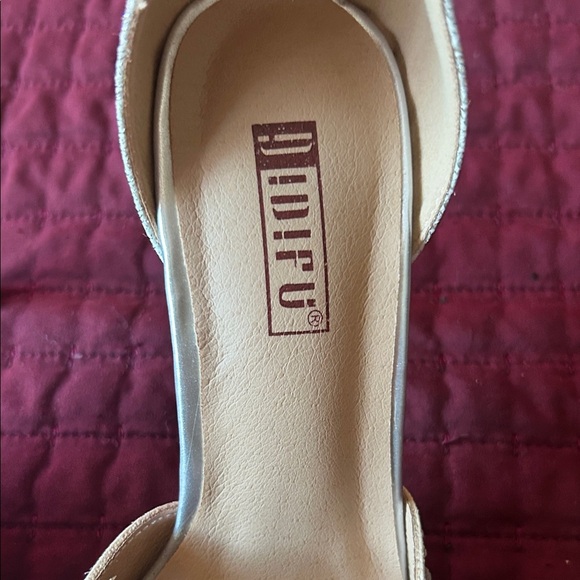 Nine West Cream Lace Heels - Picture 7 of 11